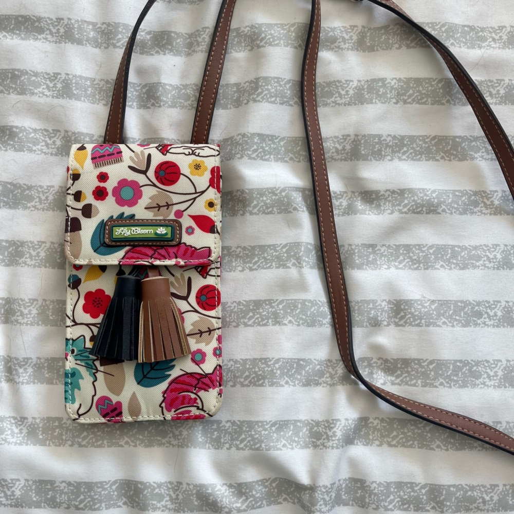 Lilly Bloom by Lilly Pulitzer small bag.